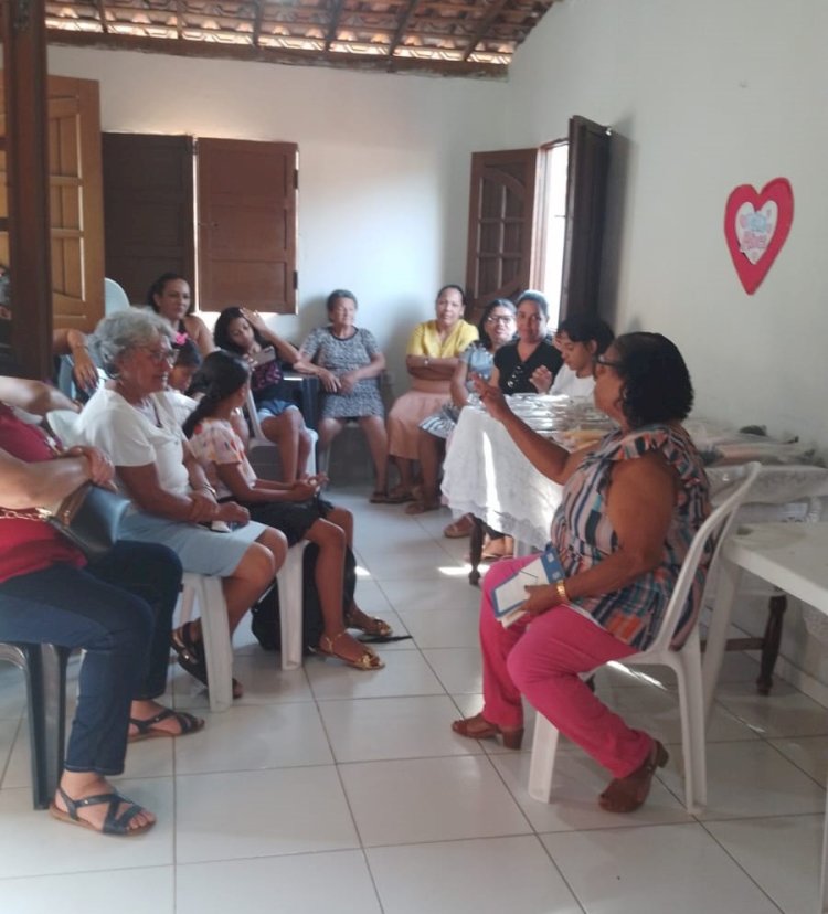 Encontro reúne moradoras do bairro em comemoração e homenagem ao Dia das Mães